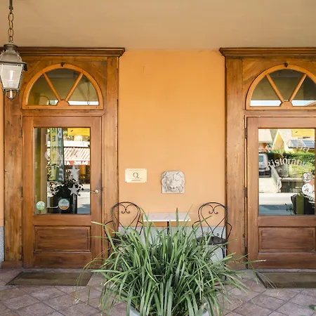 Le Lanterne מלון 3*