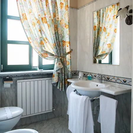 Hotel Le Lanterne Borgo San Dalmazzo